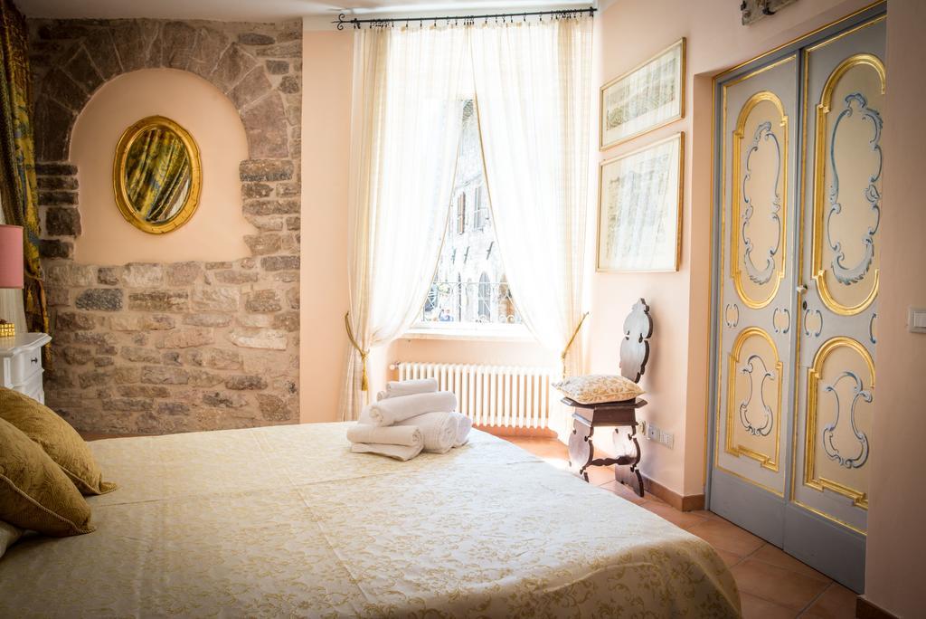 Apartment Assisi Cattedrale Pokoj fotografie